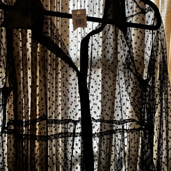 Beautiful long duster, like buttoned up top. 6 - Picture 3 of 4